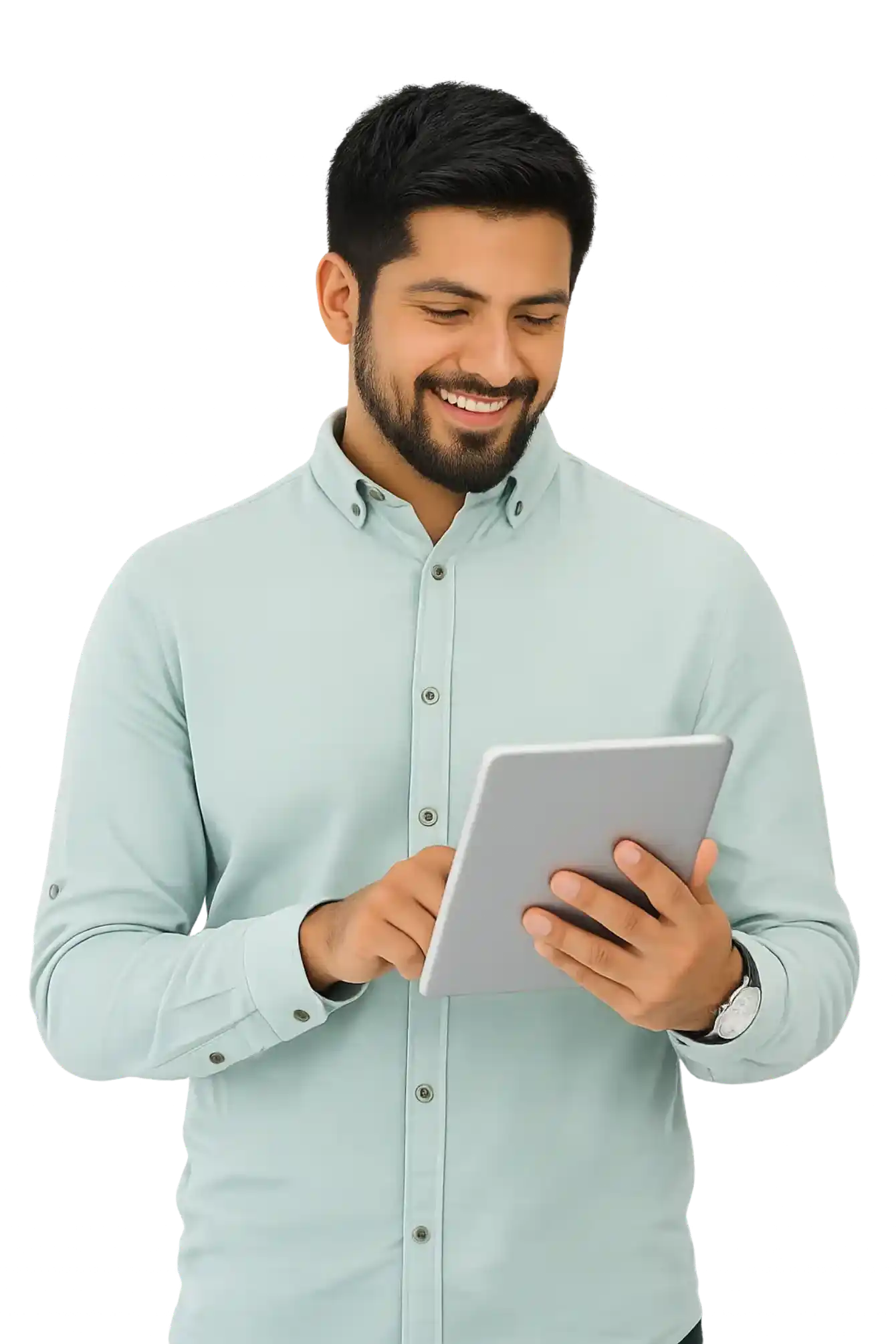 Especialista en desarrollo web y SEO técnico revisando datos en tablet